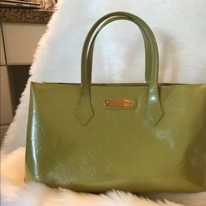 Louis Vuitton Wilshire. 9C120320F. Color is Vernis